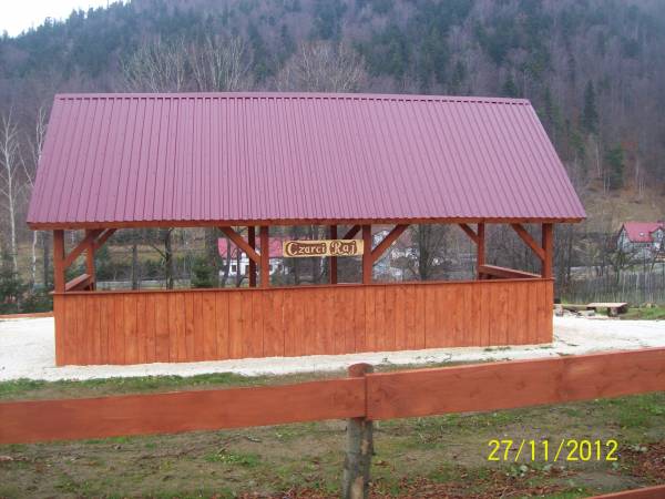 wiata na której odbywają się impezy plenerowe