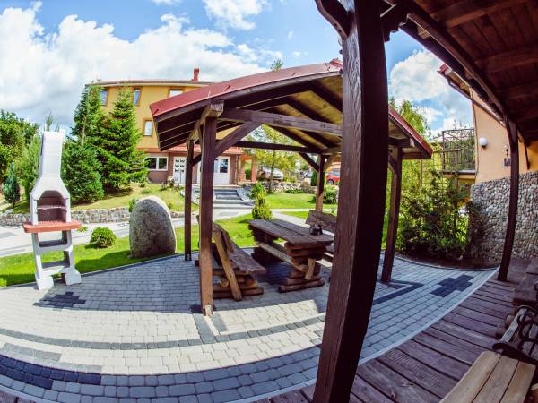 Grill i miejsce do wspólnego odpoczynku i biesiadowania :)