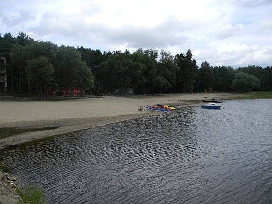 Widok na plażę z molo