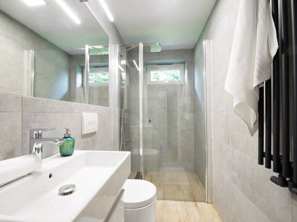 Łazienka z prysznicem