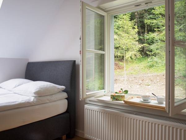 Sypialnia III z łóżkiem 140 cm