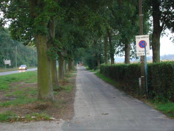 Droga rowerowa w stronę Kobylanki i jeziora.