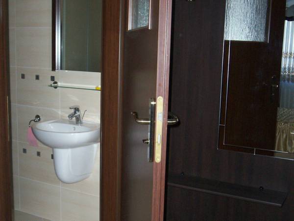 I jeszcze jedna łazienka.