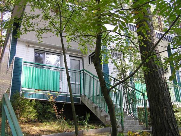 Domki wypoczynkowe z widokiem na jezioro