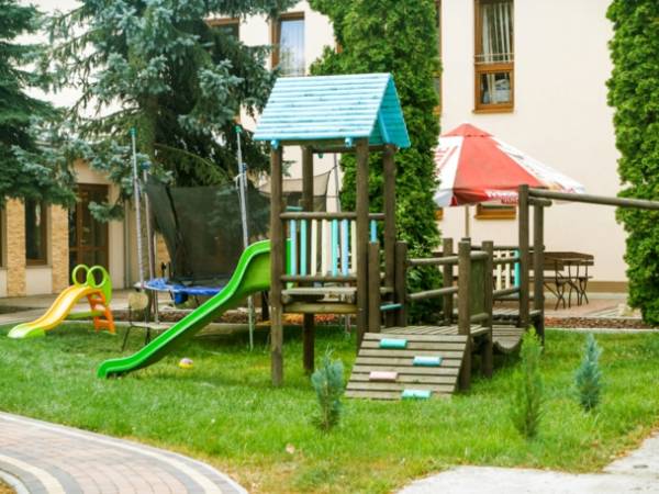 Impressa Restauracja I Club - plac zabaw