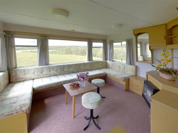 Przytulny salon na długie spotkania towarzyskie