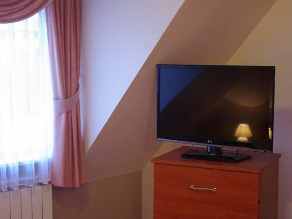 W pokojach duże telewizory ledowe