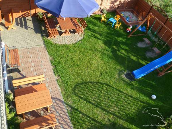 Plac zabaw i miejsce do grillowania