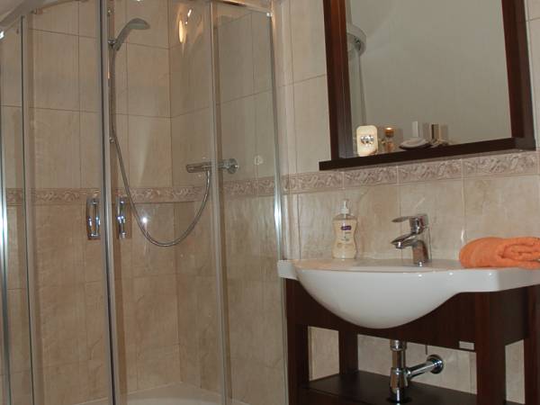 łazienka nr 1 na piętrze