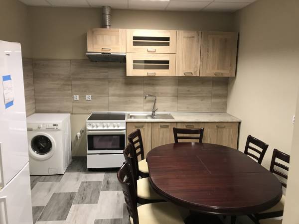 Kuchnia z aneksem jadalnym .