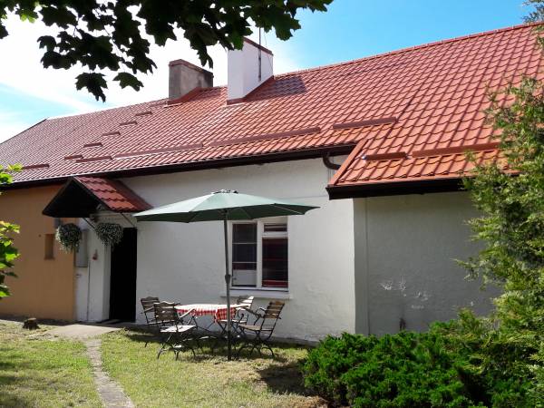 Dom wybudował w 1919 roku miejscowy masarz Otto Grabowski