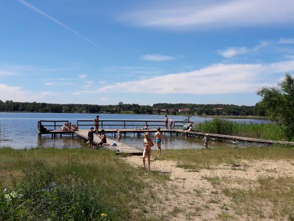 Do kąpieliska 300 m.