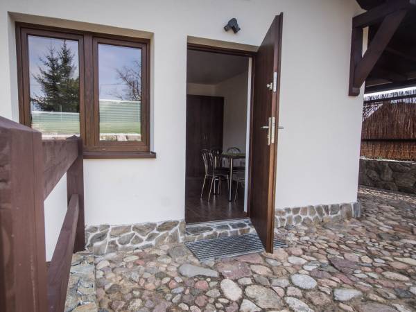 Mieszkanie nr 1 wejście
2 pokoje, aneks kuchenny, łazienka