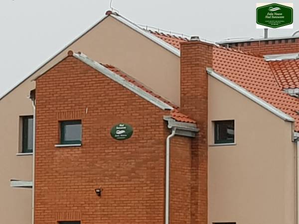 2 NIEZALEŻNE WEJSCIA DO BUDYNKU