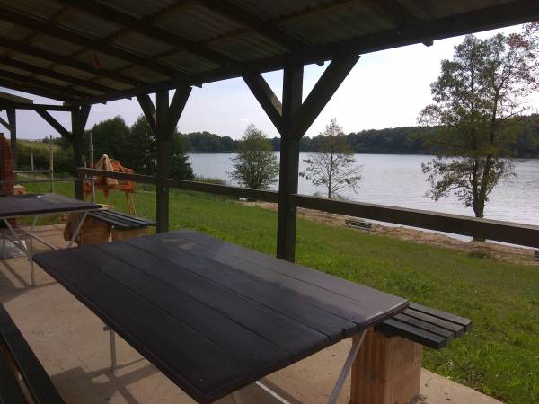 WIATY GRILLOWE NAD BRZEGIEM JEZIORA SUNOWO