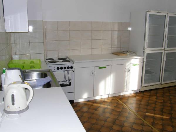 Ogólnodostępna, w pełni wyposażona kuchnia