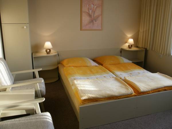 Pokój nr 3 (z łazienką i TV)