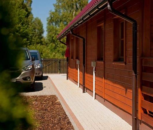 Domki Zefir Rowy,
miejsce parkingowe.