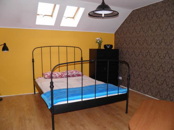 Noclegi - Pokoje i Mieszkania