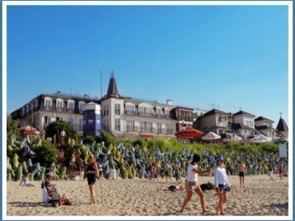 Widok z plaży na apartament.