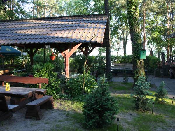 Bar z widokiem na jezioro