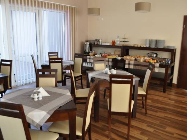 śniadanie w formie bufetu