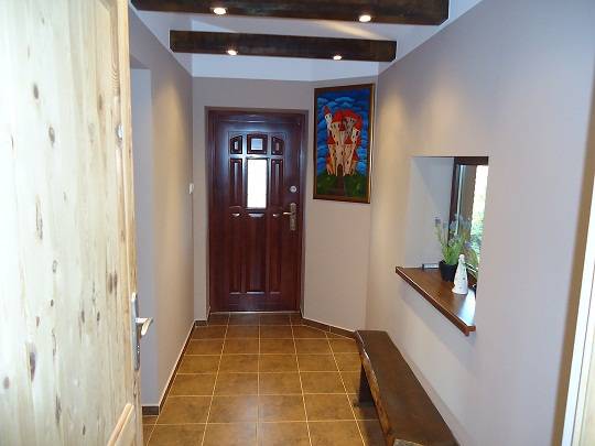 przedpokój z wejciem (ogrzewanie podłogowe)