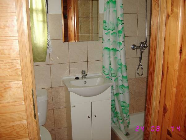 węzeł sanitarny z wc i natryskiem