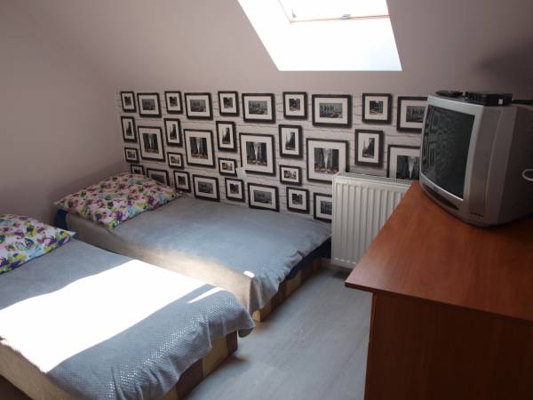 Pokoje z komodą , tv , wifi