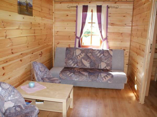 Aneks kuchenny z salonem.