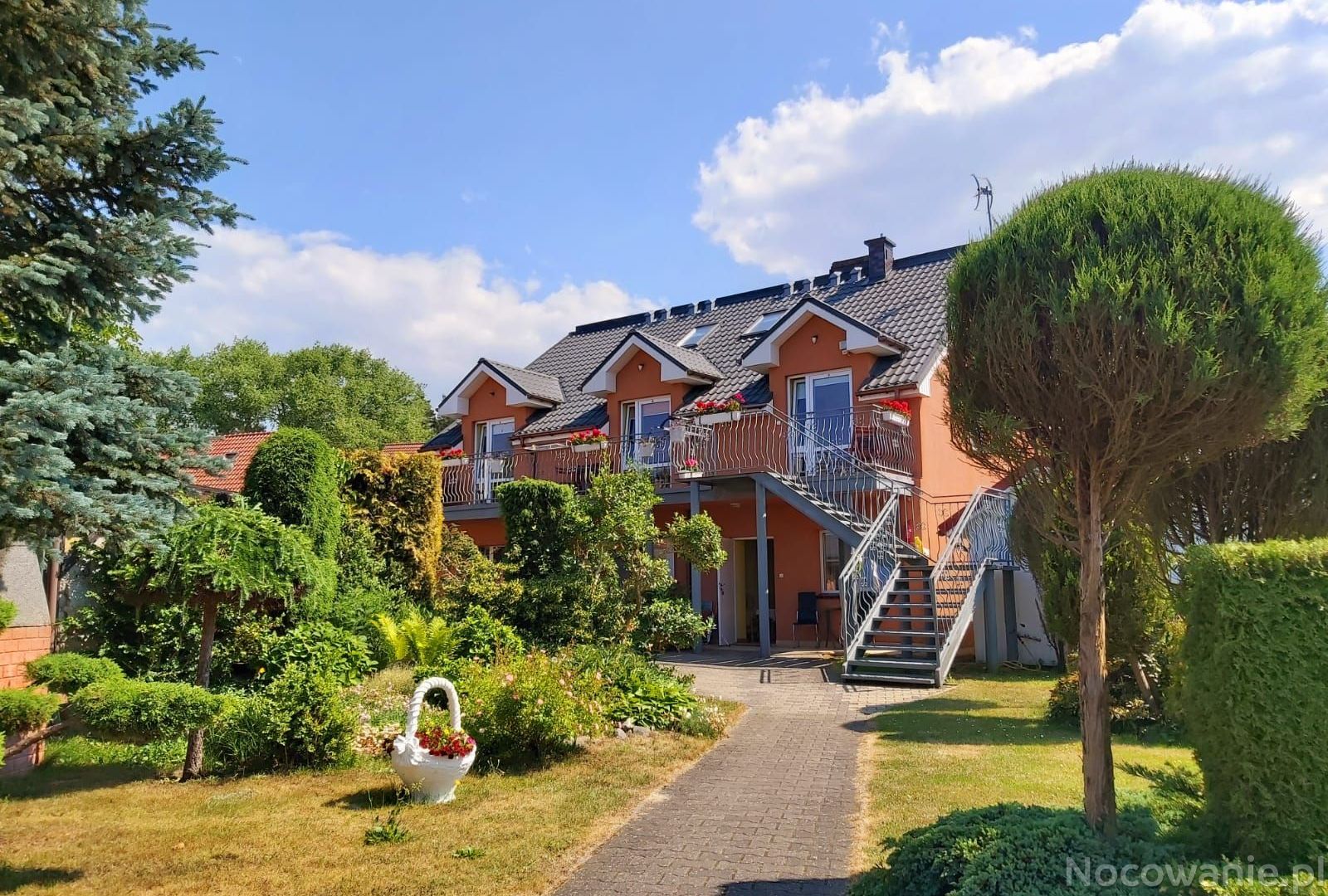 Pokoje i domki Bałtycka 1