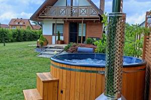 Domek nad Stawem z Jacuzzi