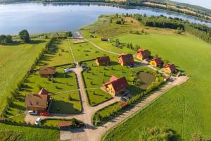 Domy nad jeziorem Blanki