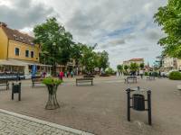 Plac Wolności w Mikołajkach