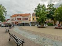 Plac Wolności w Mikołajkach