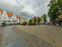 Plac Wolności w Mikołajkach