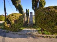 Pomnik w miejscu synagogi