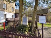 Tajemnicza Kapliczka w Pstrążnej