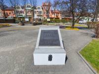 Tablica pamiątkowa i Park im. Zesłańców Syberyjskich w Ustrzykach Dolnych