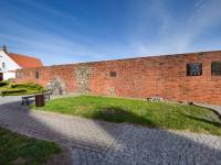 Pomnik i tablice upamiętniające historię miasta Lubin