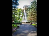 Kolorowa fontanna w Dusznikach-Zdroju