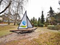 Foto ławeczka w Dźwirzynie 