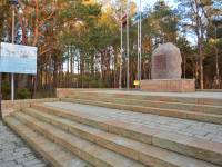 Pomnik zaślubin Polski z morzem w Mrzeżynie