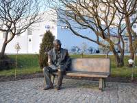 Ławeczka Gustawa Holoubka