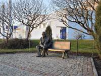 Ławeczka Gustawa Holoubka