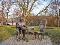 Stoliczek Krzysztofa Kolbergera w Międzyzdrojach