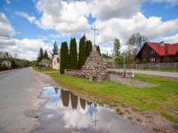 Pomnik niepodległości w Serpelicach