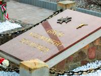 Miejsce pamięci na cmentarzu w Drohiczynie