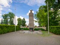 Pomnik ku czci żołnierzy, którzy walczyli o Wolną Polskę - Piaski