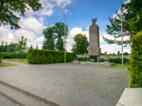 Pomnik ku czci żołnierzy, którzy walczyli o Wolną Polskę - Piaski